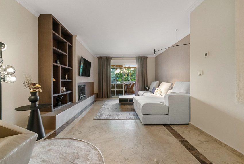 R5124316-Apartment-For-Sale-The-Golden-Mile-Ground-Floor-3-Beds-177-Built