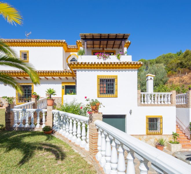 R2223614-Image 1-Detached - 4 Beds - 347 Built