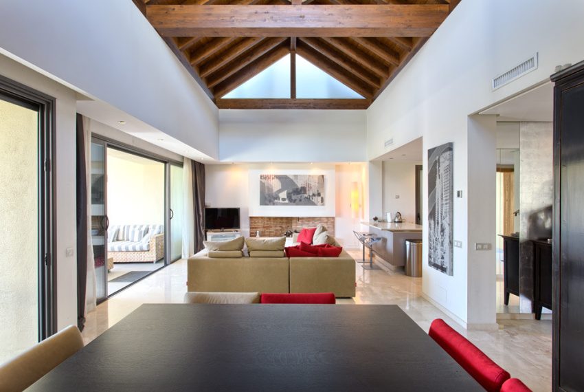 R3183244-Apartment-For-Sale-The-Golden-Mile-Ground-Floor-3-Beds-200-Built-4