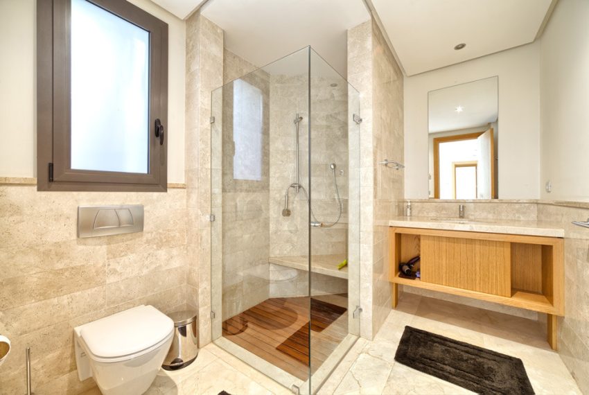 R3183244-Apartment-For-Sale-The-Golden-Mile-Ground-Floor-3-Beds-200-Built-7