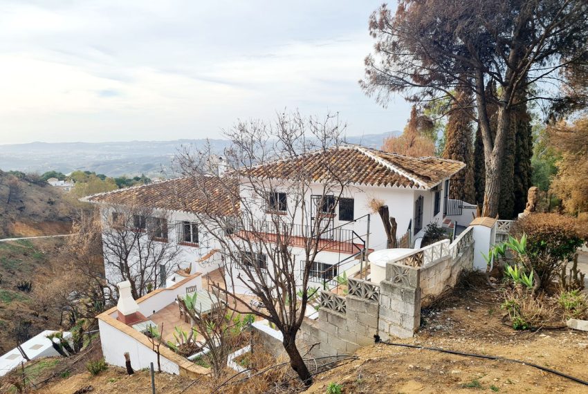 R3195034-Villa-For-Sale-Mijas-Detached-5-Beds-338-Built-1