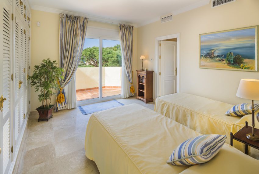 R3437890-Villa-For-Sale-Elviria-Detached-4-Beds-404-Built-10