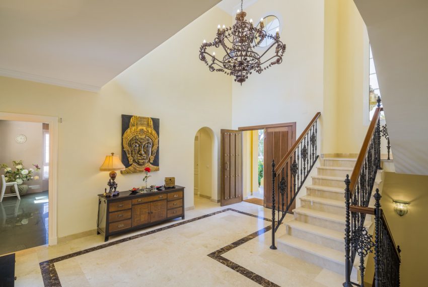 R3437890-Villa-For-Sale-Elviria-Detached-4-Beds-404-Built-6