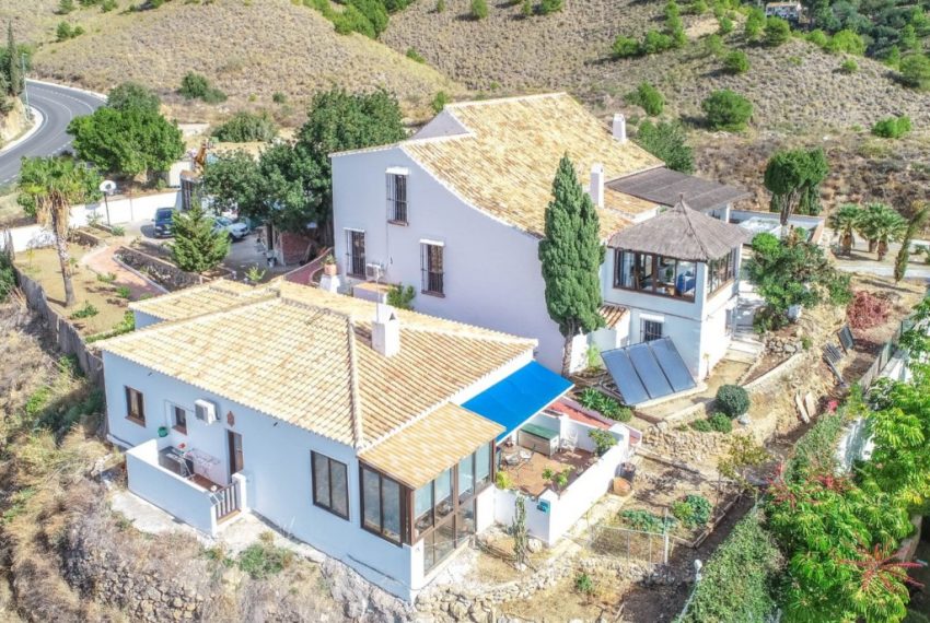 R3537112-Villa-For-Sale-Mijas-Costa-Detached-6-Beds-465-Built-1