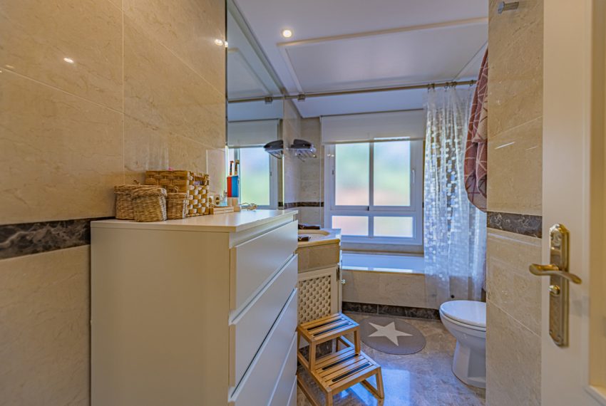 R3738733-Apartment-For-Sale-Nueva-Andalucia-Middle-Floor-3-Beds-152-Built-13