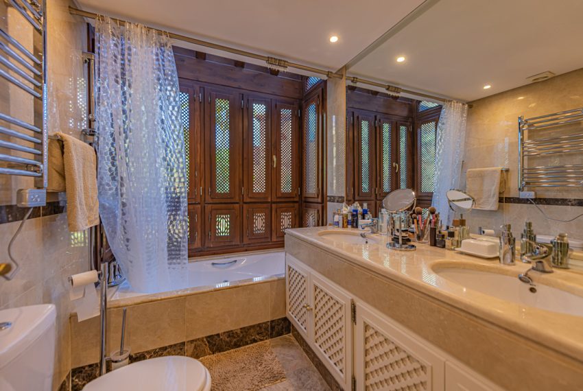 R3738733-Apartment-For-Sale-Nueva-Andalucia-Middle-Floor-3-Beds-152-Built-5