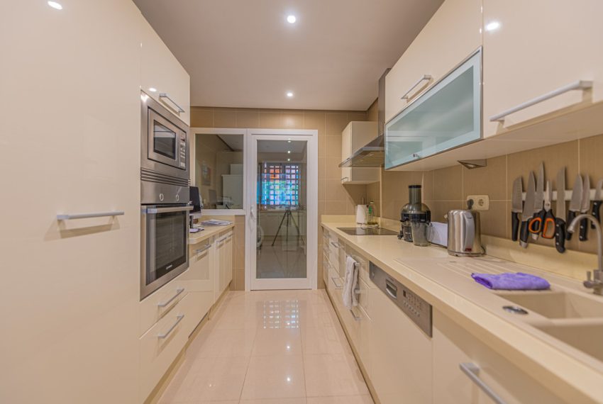 R3738733-Apartment-For-Sale-Nueva-Andalucia-Middle-Floor-3-Beds-152-Built-7