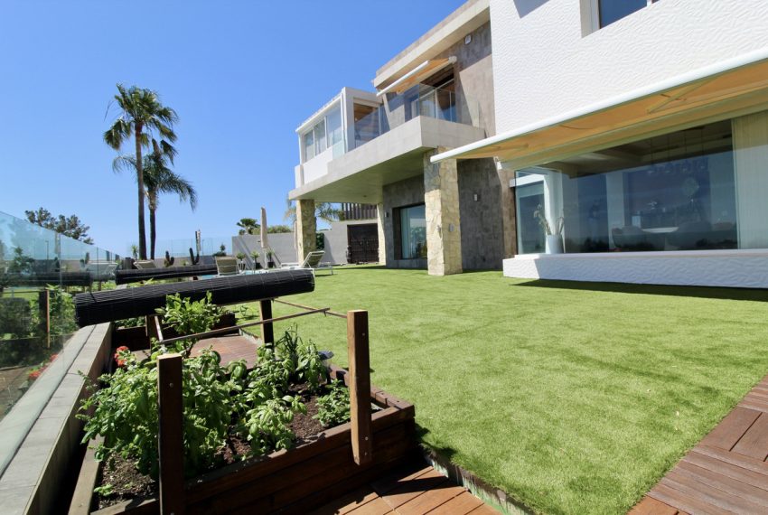 R3830872-Villa-For-Sale-Benahavis-Detached-4-Beds-372-Built