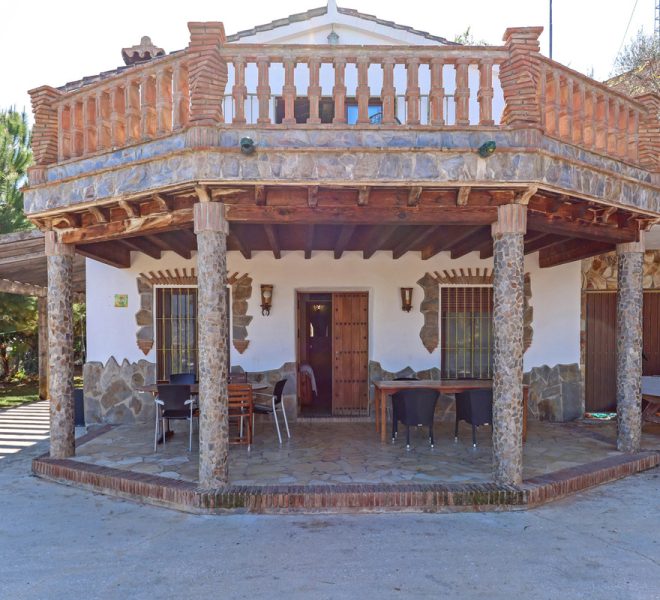 R4015246-Image 1-Detached - 4 Beds - 160 Built
