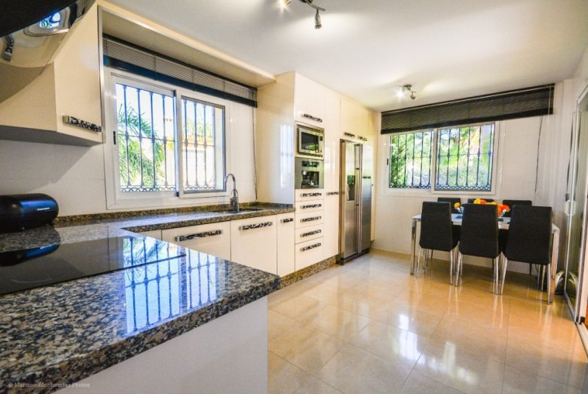 R4020082-Villa-For-Sale-Mijas-Costa-Detached-5-Beds-272-Built-12