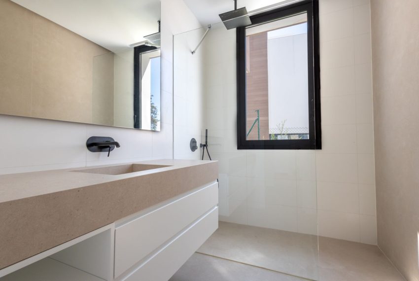 R4063471-Villa-For-Sale-The-Golden-Mile-Detached-4-Beds-730-Built-11