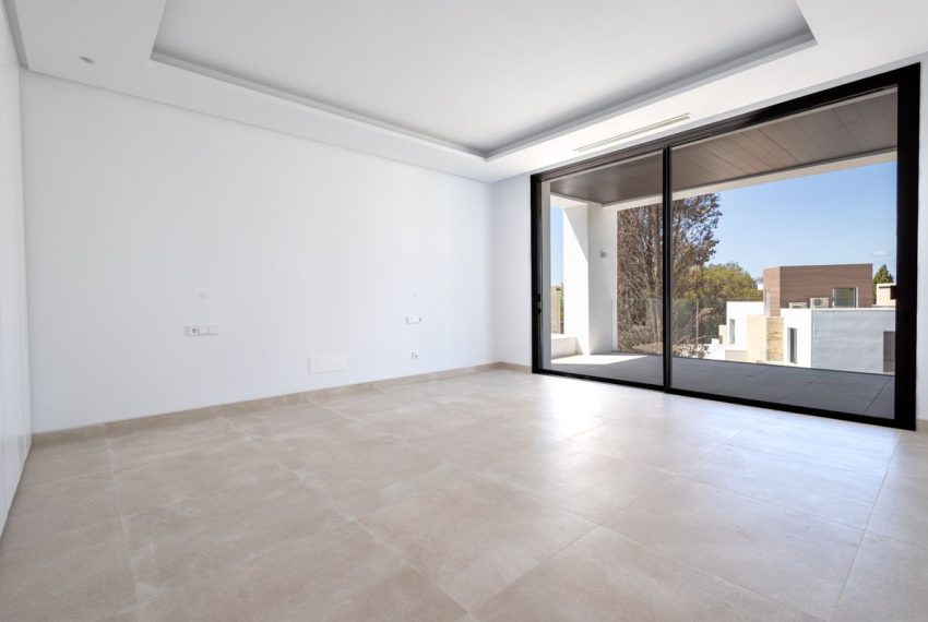 R4063471-Villa-For-Sale-The-Golden-Mile-Detached-4-Beds-730-Built-16