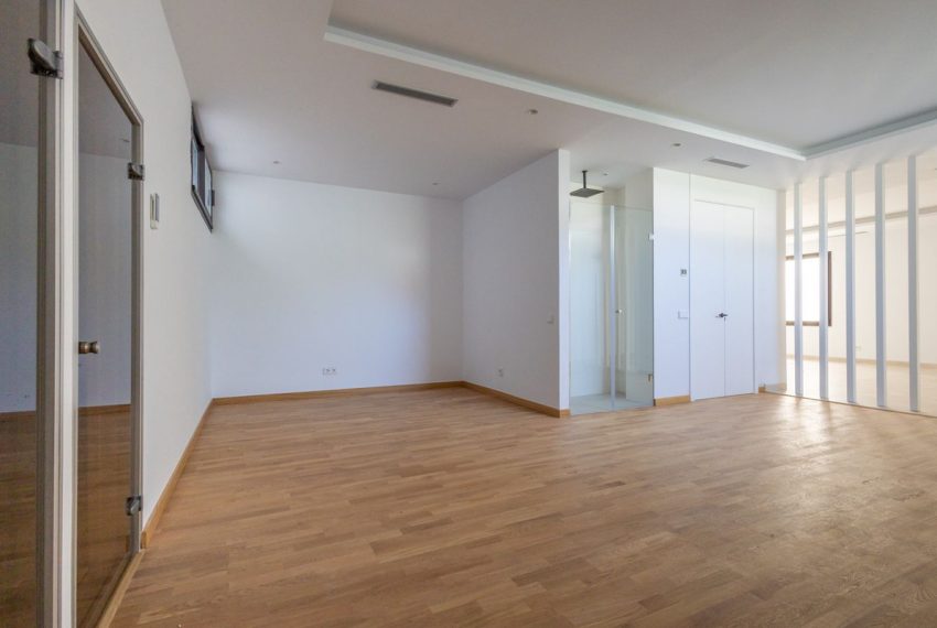 R4063471-Villa-For-Sale-The-Golden-Mile-Detached-4-Beds-730-Built-18