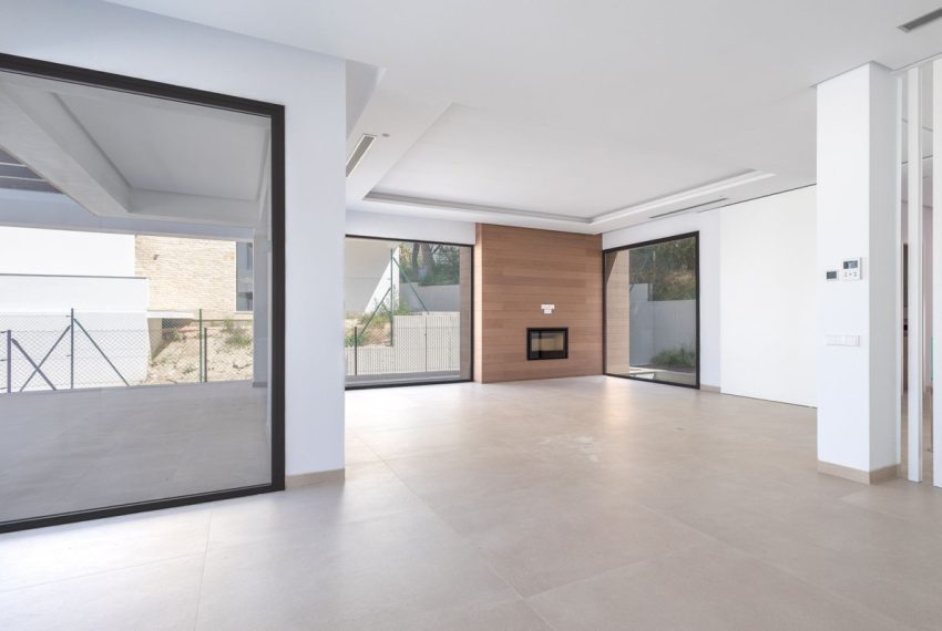 R4063471-Villa-For-Sale-The-Golden-Mile-Detached-4-Beds-730-Built-6