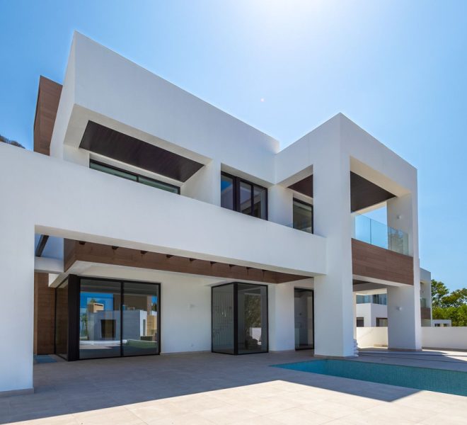 R4063471-Image 1-Detached - 4 Beds - 730 Built