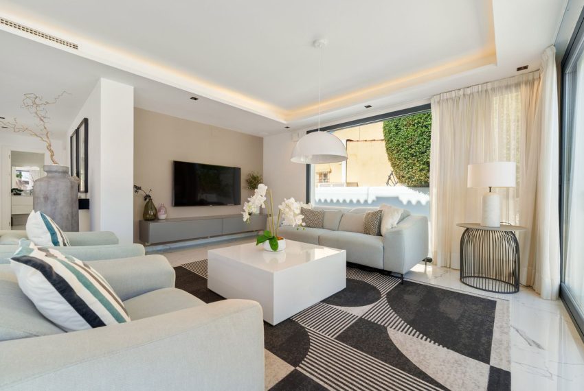 R4074745-Villa-For-Sale-Nueva-Andalucia-Detached-4-Beds-300-Built-10