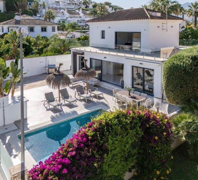 R4074745-Image 1-Detached - 4 Beds - 300 Built