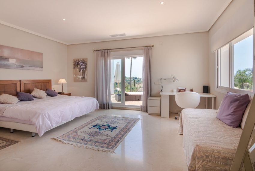 R4083568-Villa-For-Sale-Benahavis-Detached-6-Beds-733-Built-10