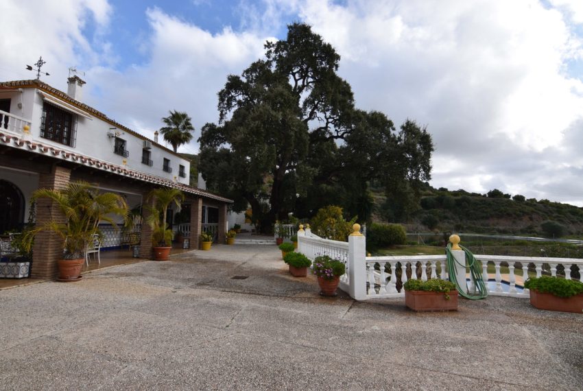 R4110265-Villa-For-Sale-Mijas-Finca-8-Beds-400-Built-10