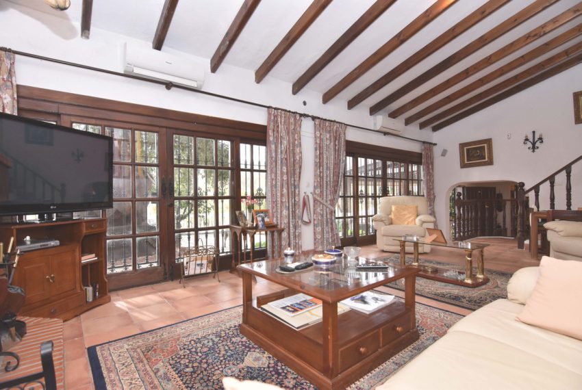 R4110265-Villa-For-Sale-Mijas-Finca-8-Beds-400-Built-12