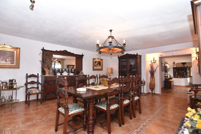 R4110265-Villa-For-Sale-Mijas-Finca-8-Beds-400-Built-18