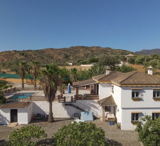 R4115845-Image 1-Detached - 3 Beds - 208 Built