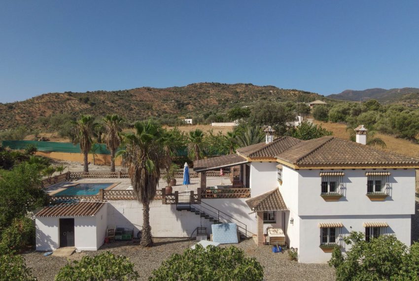 R4115845-Villa-For-Sale-Guaro-Detached-3-Beds-208-Built