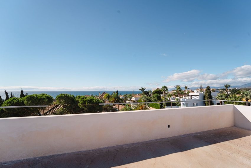 R4183114-Villa-For-Sale-Las-Chapas-Detached-4-Beds-190-Built-2