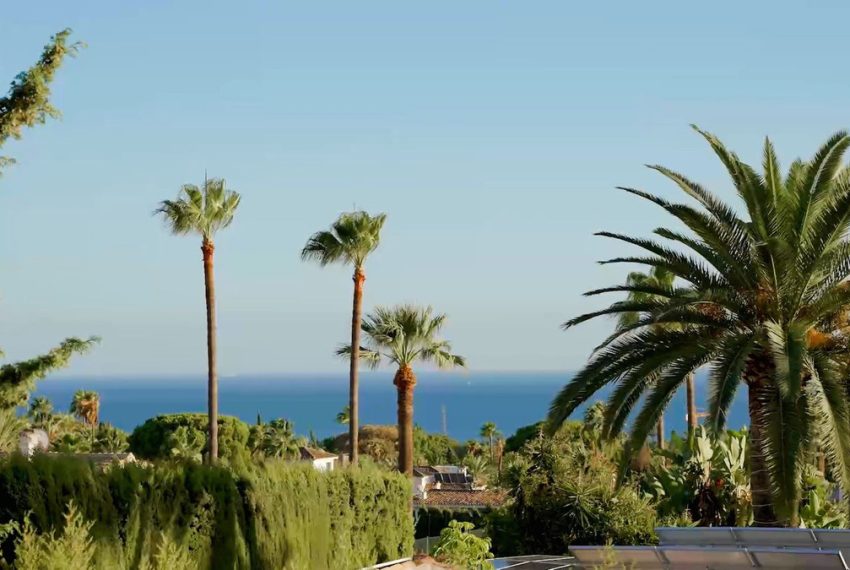 R4218943-Villa-For-Sale-The-Golden-Mile-Detached-5-Beds-405-Built-1