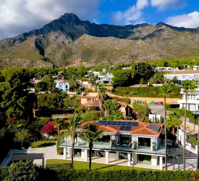 R4218943-Image 1-Detached - 5 Beds - 405 Built