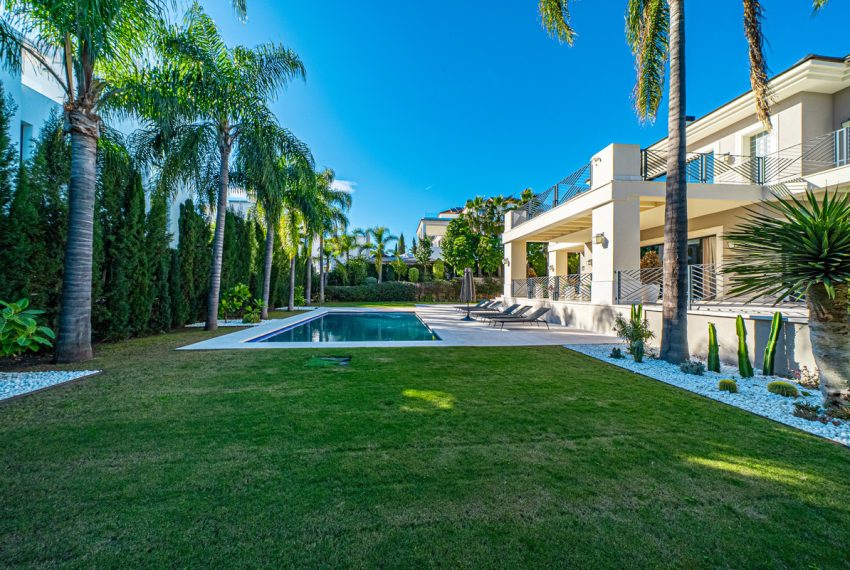 R4229695-Villa-For-Sale-Los-Flamingos-Detached-6-Beds-526-Built