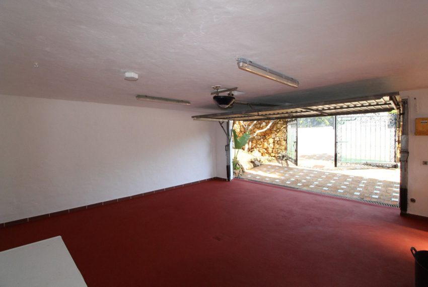 R4238089-Villa-For-Sale-New-Golden-Mile-Detached-4-Beds-400-Built-7