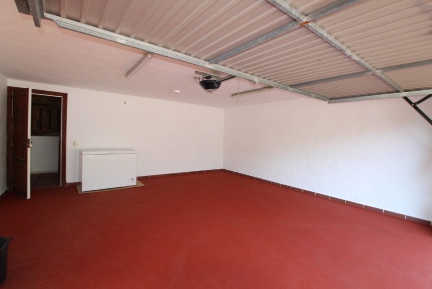 R4238089-Villa-For-Sale-New-Golden-Mile-Detached-4-Beds-400-Built-9