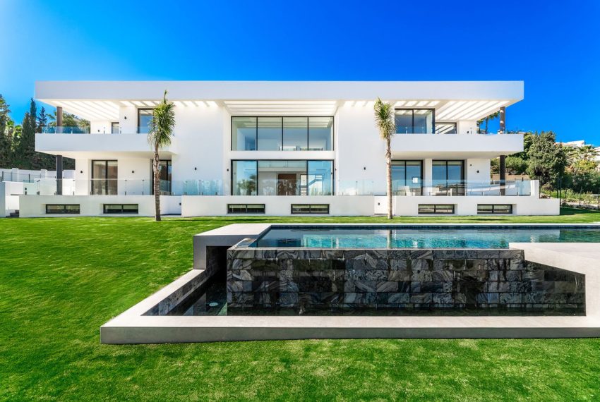 R4272139-Villa-For-Sale-Benahavis-Detached-6-Beds-1038-Built-1