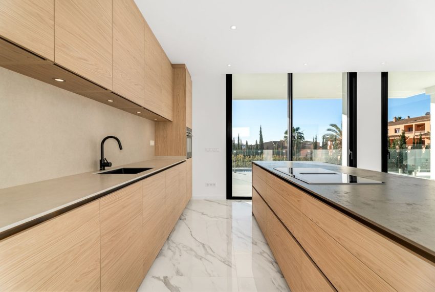 R4272139-Villa-For-Sale-Benahavis-Detached-6-Beds-1038-Built-8