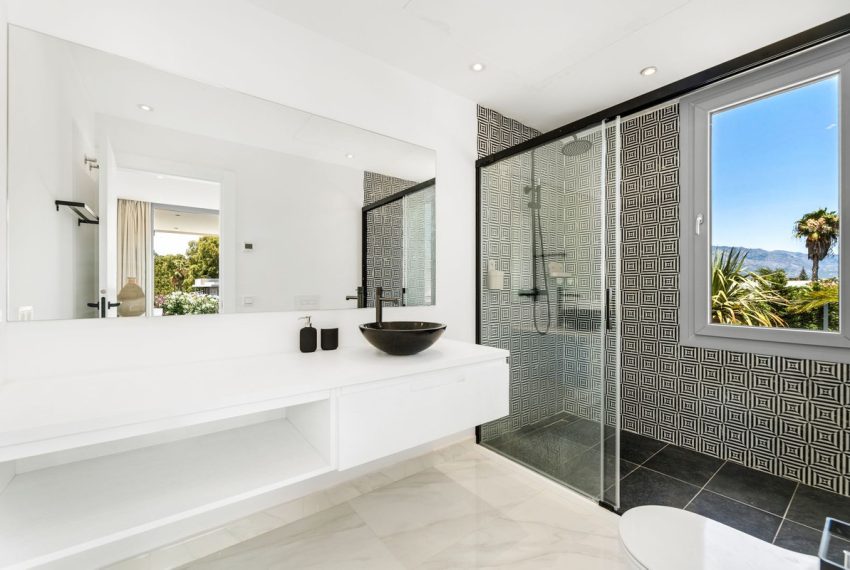 R4329709-Villa-For-Sale-San-Pedro-de-Alcantara-Detached-5-Beds-450-Built-14