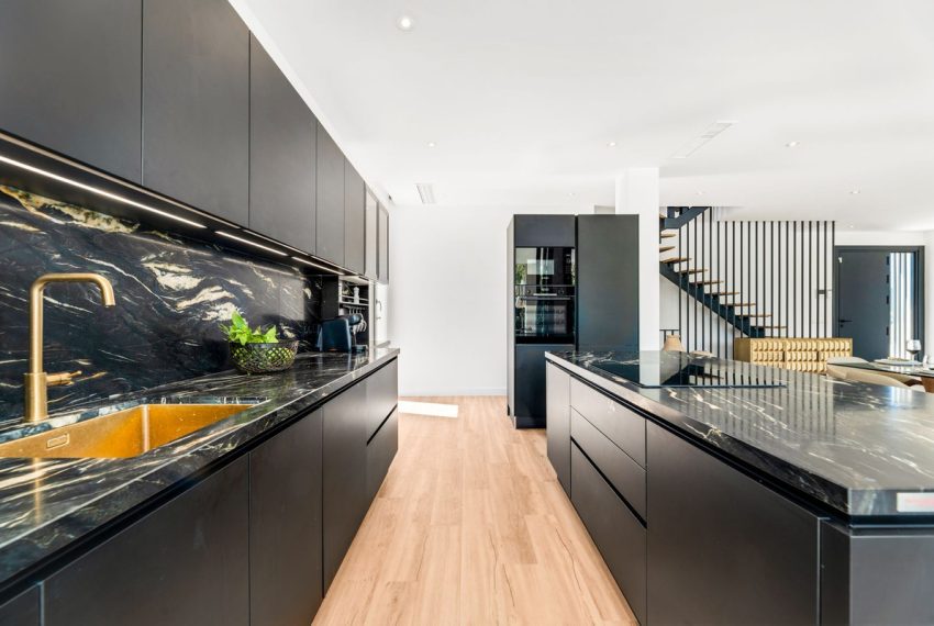 R4329709-Villa-For-Sale-San-Pedro-de-Alcantara-Detached-5-Beds-450-Built-2