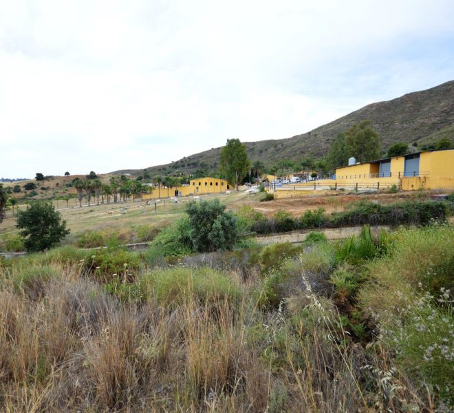 R4332358-Image 1-Finca - 9 Beds - 869 Built