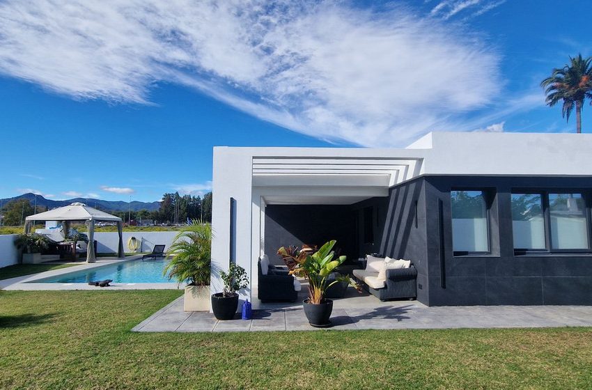 R4352458-Villa-For-Sale-San-Pedro-de-Alcantara-Detached-3-Beds-238-Built-1