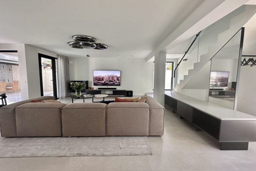 R4409782-Villa-For-Sale-Puerto-Banus-Detached-4-Beds-226-Built-1