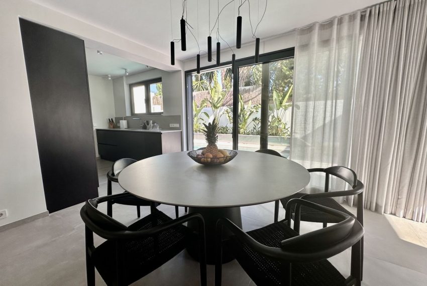 R4409782-Villa-For-Sale-Puerto-Banus-Detached-4-Beds-226-Built-13