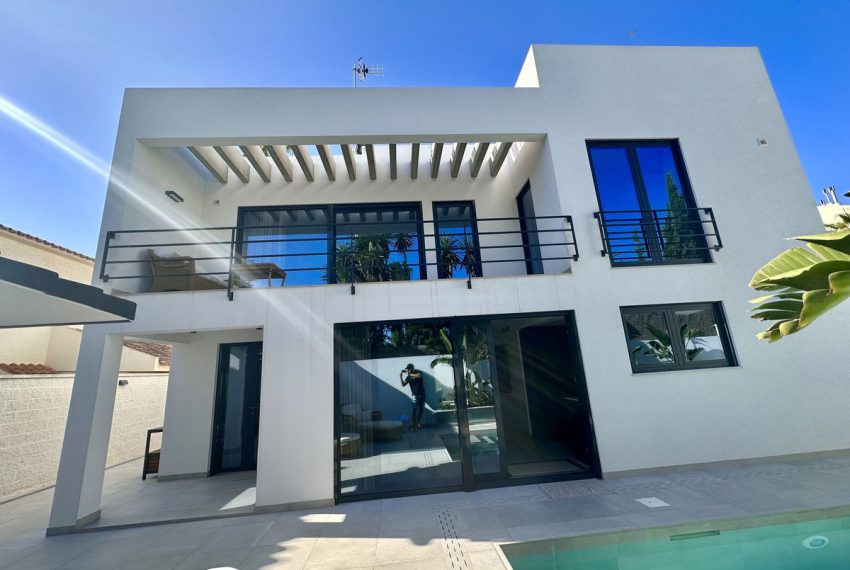 R4409782-Villa-For-Sale-Puerto-Banus-Detached-4-Beds-226-Built-8