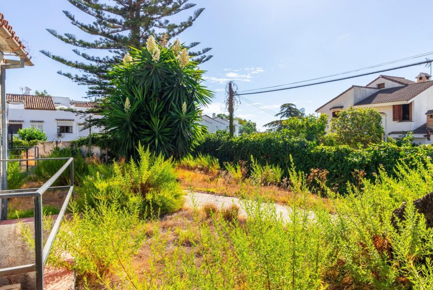 R4438777-Villa-For-Sale-Marbella-Detached-7-Beds-821-Built-3