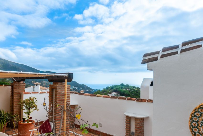 R4441393-Villa-For-Sale-Mijas-Costa-Semi-Detached-4-Beds-360-Built-2