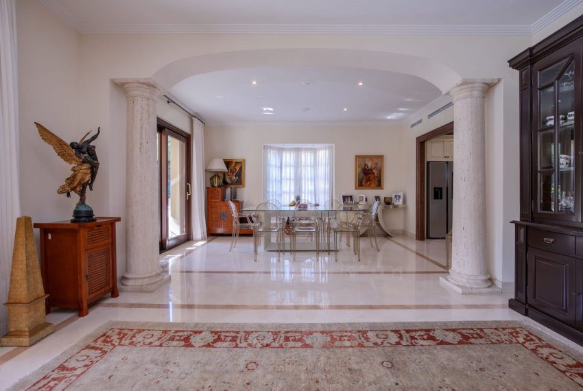 R4447306-Villa-For-Sale-Los-Arqueros-Detached-6-Beds-645-Built-13