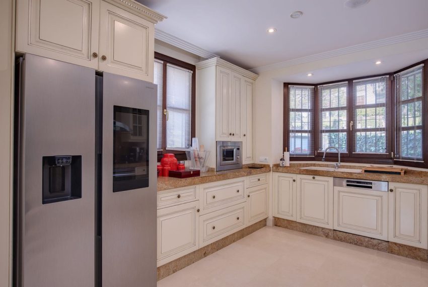 R4447306-Villa-For-Sale-Los-Arqueros-Detached-6-Beds-645-Built-15