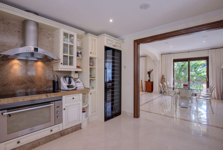 R4447306-Villa-For-Sale-Los-Arqueros-Detached-6-Beds-645-Built-16