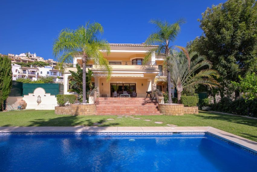 R4447306-Villa-For-Sale-Los-Arqueros-Detached-6-Beds-645-Built-3
