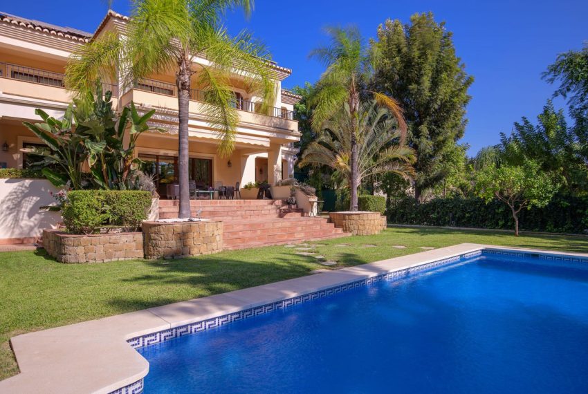 R4447306-Villa-For-Sale-Los-Arqueros-Detached-6-Beds-645-Built-5