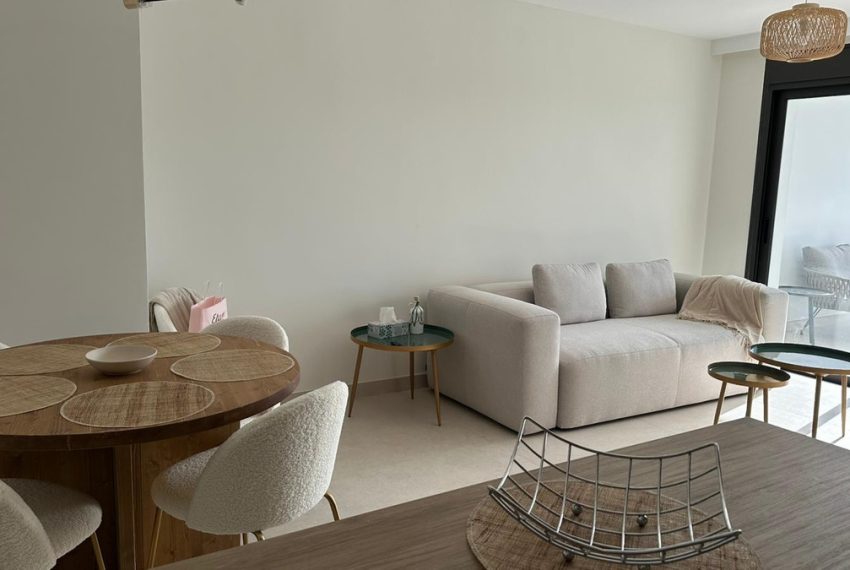R4450825-Apartment-For-Sale-La-Quinta-Middle-Floor-3-Beds-120-Built-2